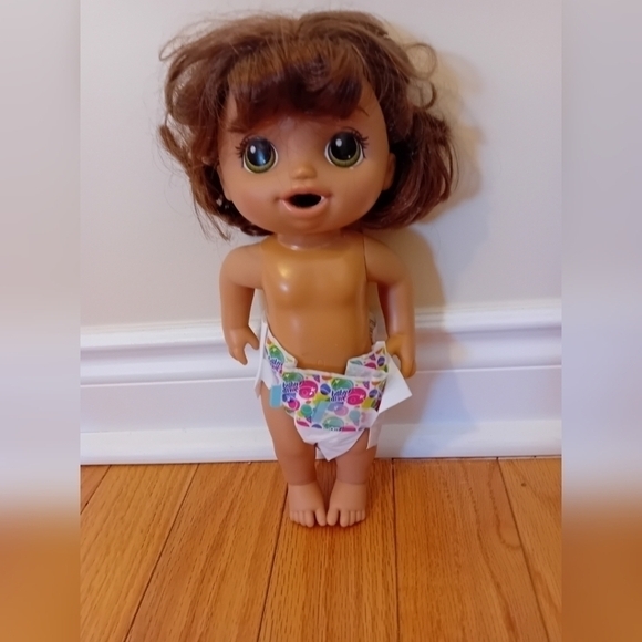 HASBRO Baby Alive‎ 2017 Potty Dance Brown Hair Green Eyes Drinks & Wets - Picture 2 of 4